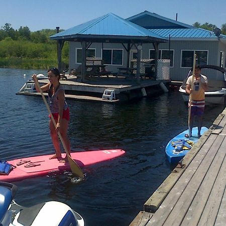 The Floatel Hotel Penetanguishene Exterior foto